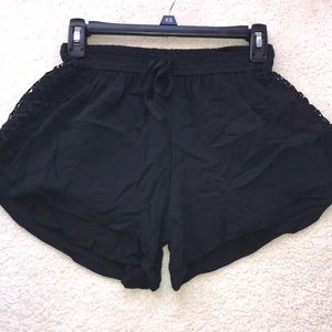 black flowy hollister shorts
